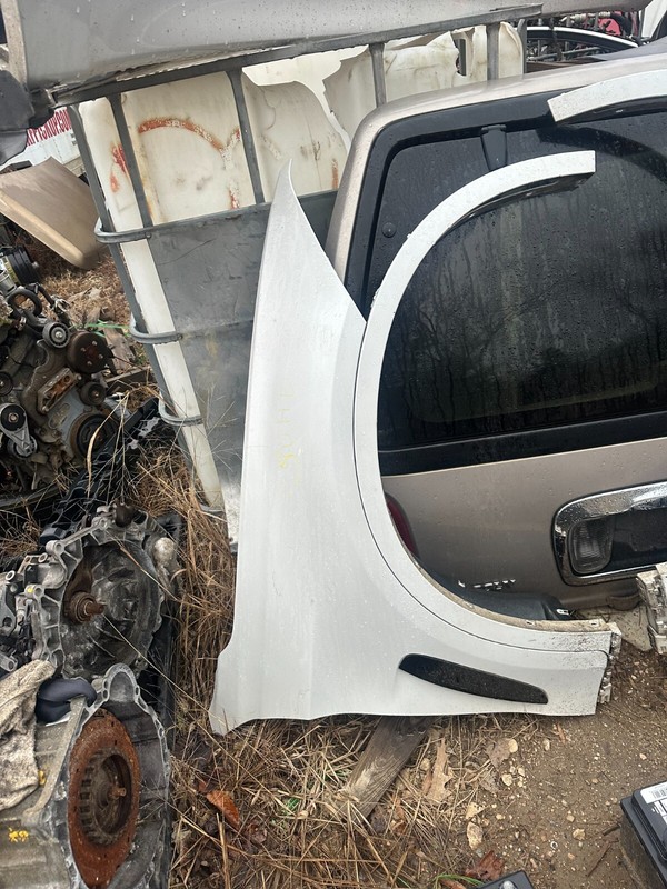 15-19 BMW X6 M OEM RH PASSENGER SIDE WHITE FENDER W/ FLARE