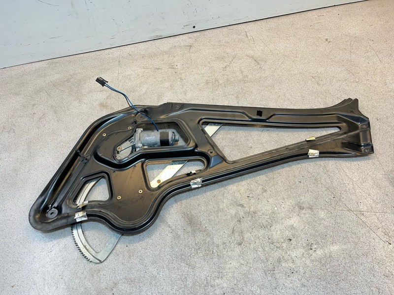 03-06 Mercedes Dodge Sprinter T1N Front Right Side Door Window Regulator Power
