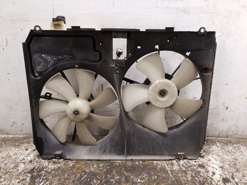 Radiator Fan Motor Fan Assembly With Tow Package Fits 04-05 SIENNA