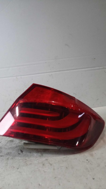 Used Right Tail Light Assembly fits: 2013 Bmw 535I lid mounted Right Grade A