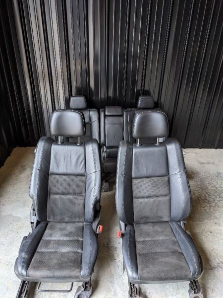 16-20 GRAND CHEROKEE FRONT REAR SEAT SET BLACK LEATHER & SUEDE OEM1095608