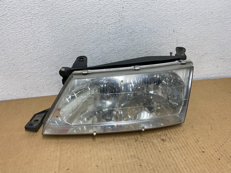 1998 to 1999 Toyota Avalon OEM Halogen Left Driver LH Headlight AD0828 DW