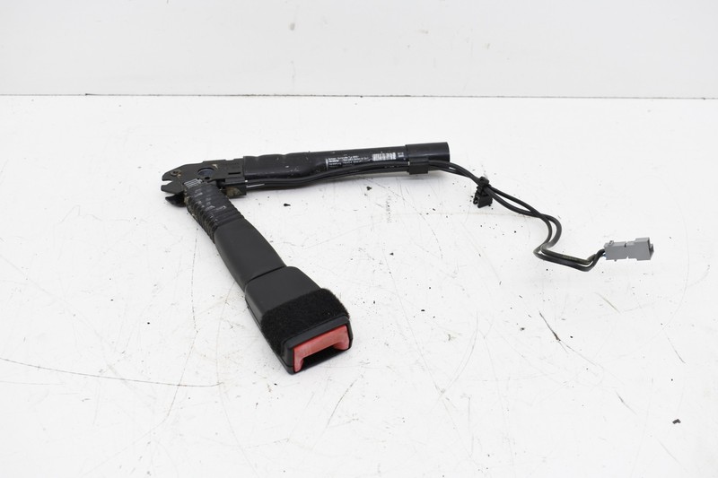 2011 BMW E90 328xi Front Right Passenger Seat Belt Buckle Tensioner OEM KW30