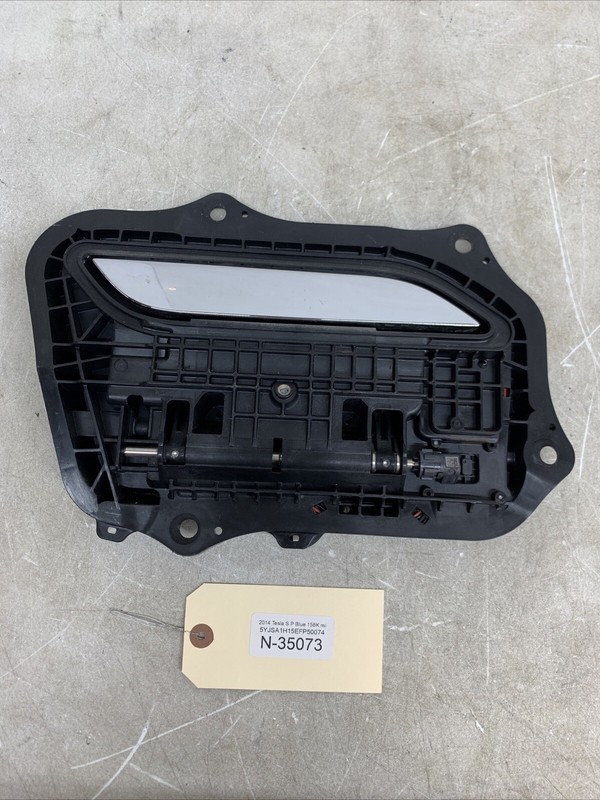 12-16 Tesla Model S Outside Door Handle 1133398-00-A 35073 B151