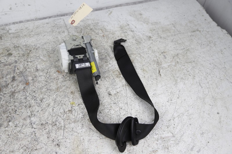 BMW F32 F22 F87 F82 FRONT RIGHT PASSENGER SIDE SEAT BELT BUCKLE RETRACTOR OEM