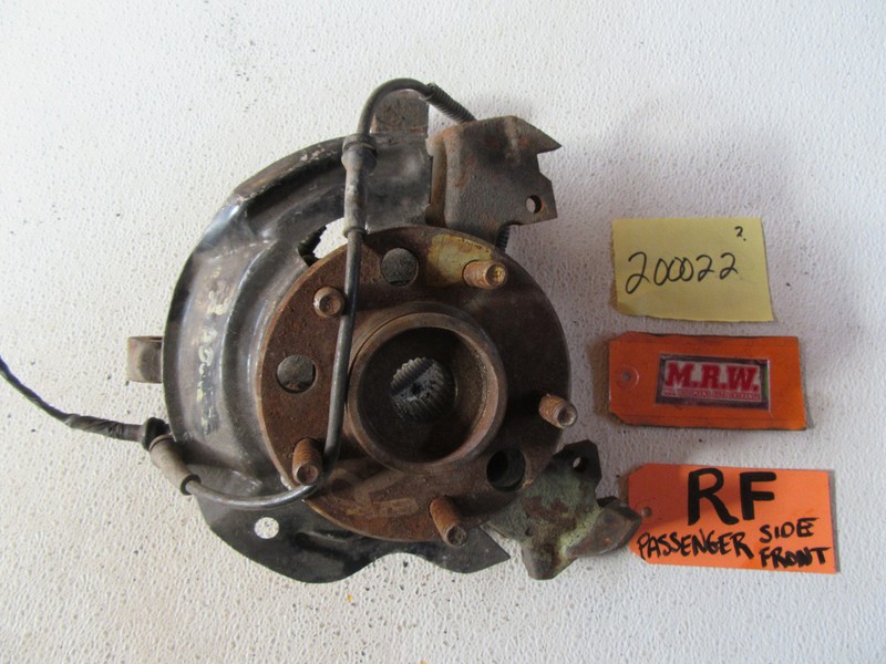 SPINDLE KNUCKLE FRONT 86 87 88 89 90 BONEVILLE DEVILLE ELECTRA FLEETWOOD LESABRE