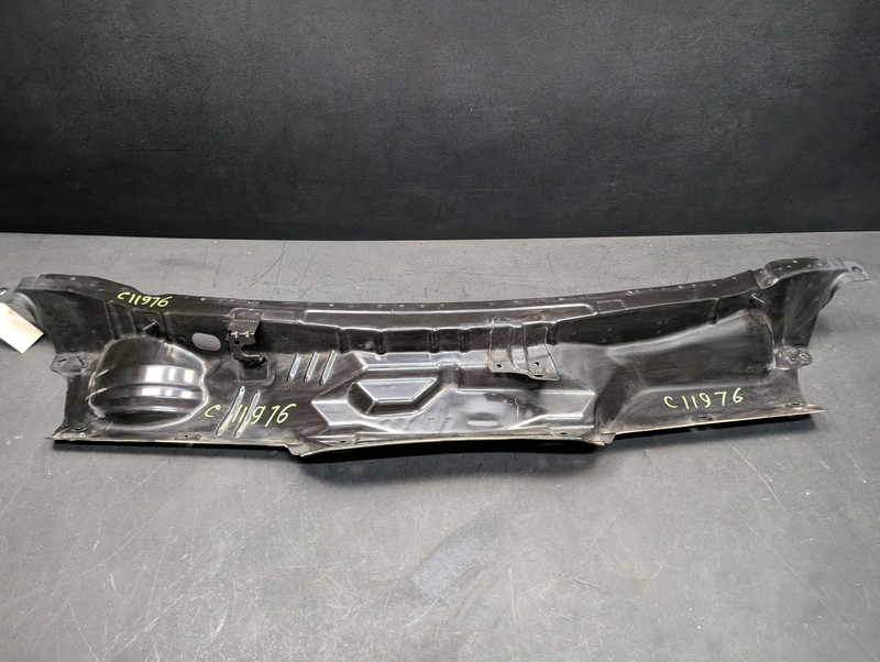 Cowl Plenum Panel 2019 Chevrolet Camaro 84261404 2016 2017 2018 2020 2021 - 2024