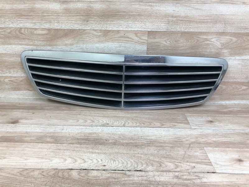 MERCEDES BENZ OEM W220 S430 S500 S55FRONT HOOD GRILLE GRILL 00-02