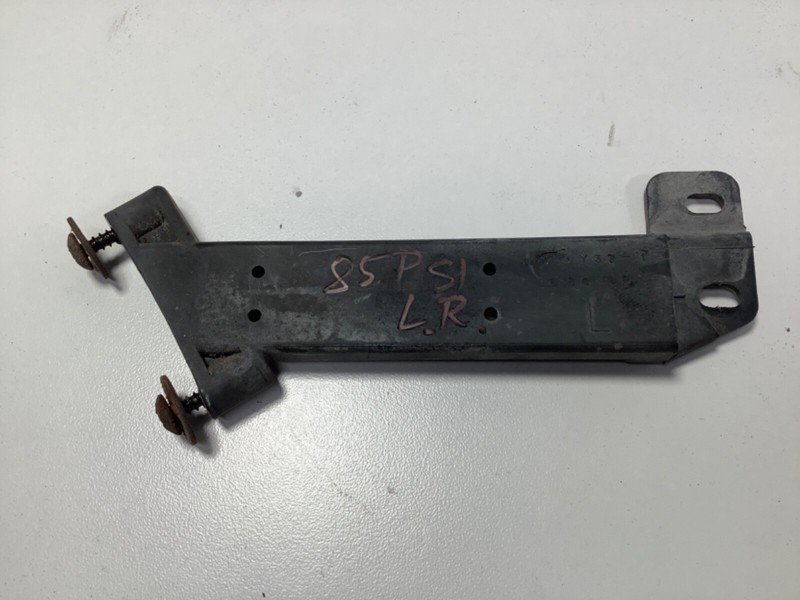 85-87 Honda Prelude Si Bumper Clip, L. RR. Corner Slide Slider 90678-SF0-003 OEM