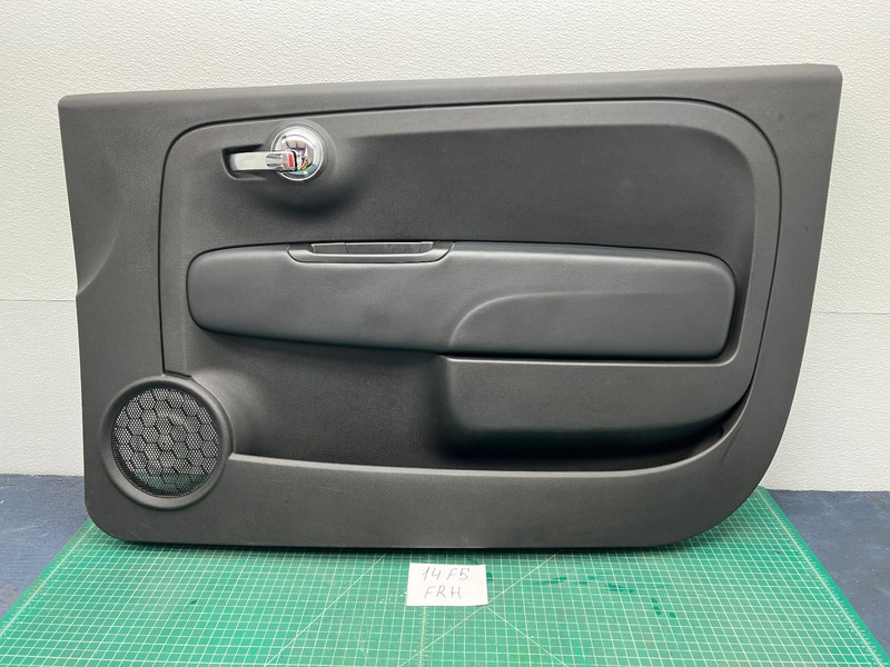 12-19 FIAT 500 FRONT RIGHT SIDE INTERIOR DOOR PANEL TRIM COVER OEM