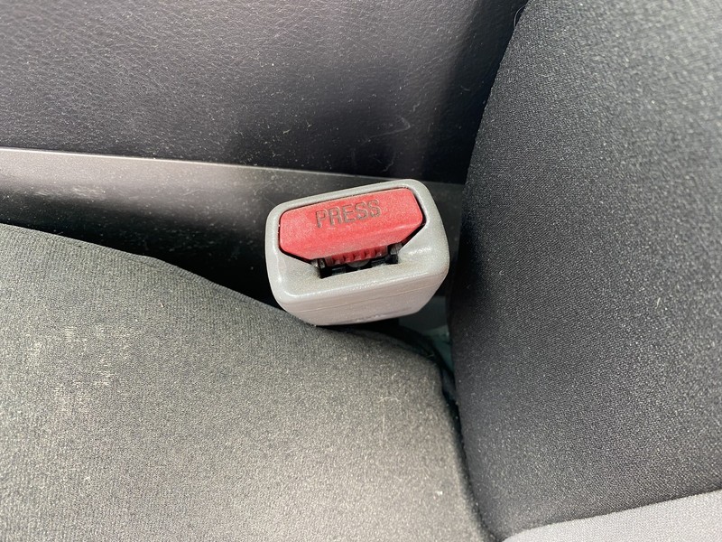 Front Seat Belt Buckle TOYOTA 4RUNNER 03 04