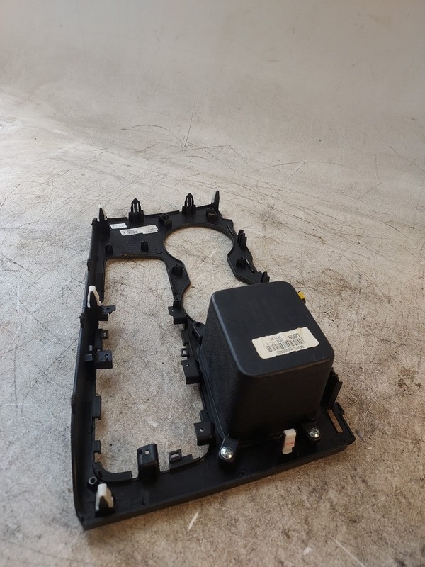 2016-2020 KIA OPTIMA CENTER CONSOLE CUP HOLDER SHIFTER BEZEL OEM 84605-D5000