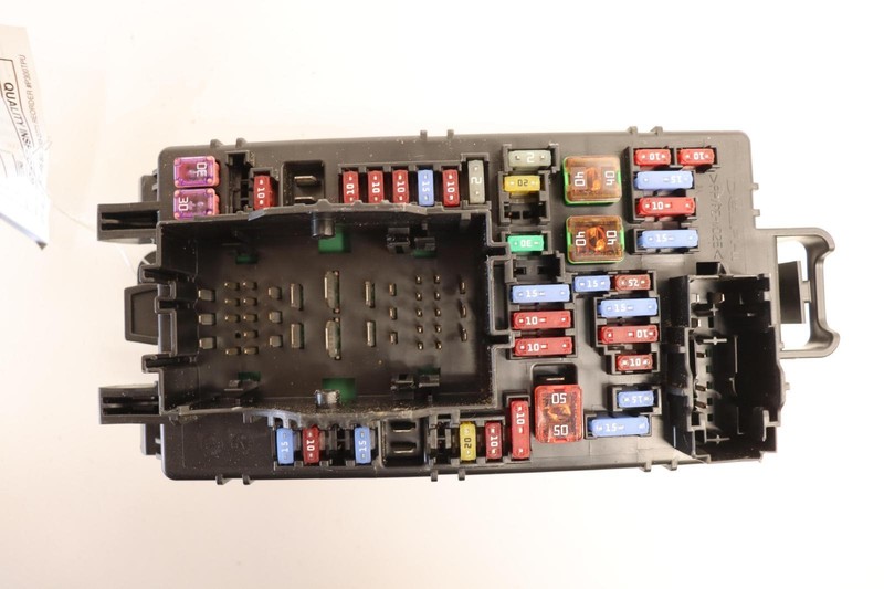 2020-2021 GMC SIERRA 1500 5.3L DASH CABIN JUNCTION FUSE BOX RELAY BLOCK OEM
