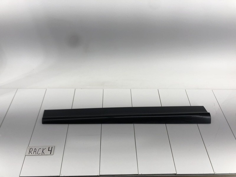 14-17 AUDI Q5 FRONT LEFT DRIVER SIDE LOWER DOOR PANEL MOLDING OEM