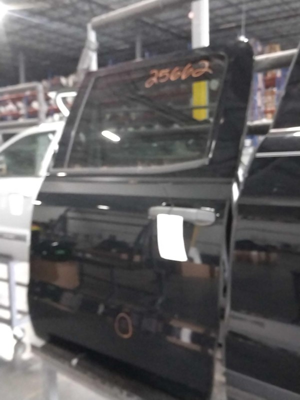 2018 Chevrolet Silverado 1500 Pickup Left Door Black 383991 Used 117K Miles