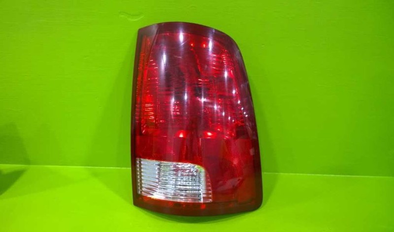09-18 RAM 1500 5.7L AT CREW CAB PASSENGERRIGHT TAILLIGHT LAMP 2390-80
