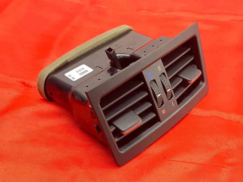 BMW E90 E92 E93 3 Series Rear Center Console Interior Air AC Vent Trim Black OEM
