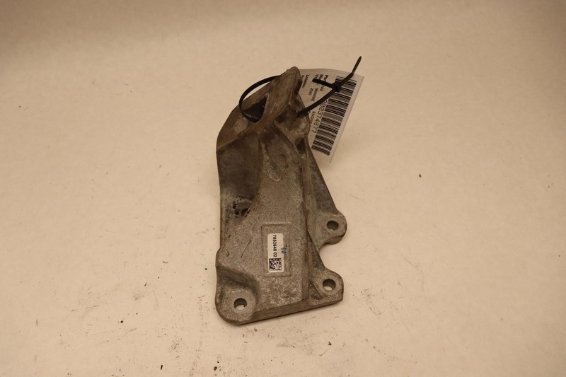 2020-2023 BMW M5 RIGHT PASSENGER SIDE ENGINE MOUNT SUPPORT BRACKET OEM