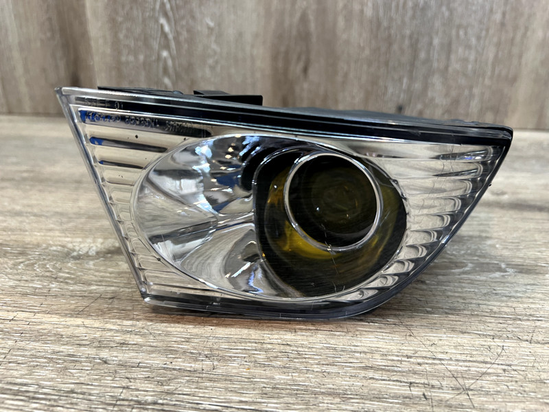 2001-2005 Lexus IS300 LH Fog Light Lamp ASSY OEM