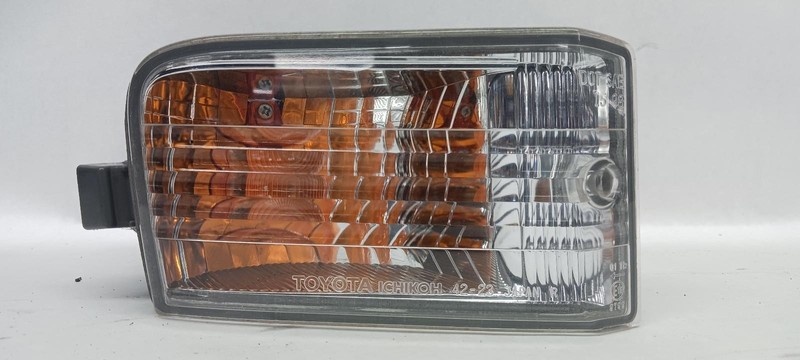 01-'03 TOYOTA RAV4 Right passenger fog light turn signal OEM Grade A!