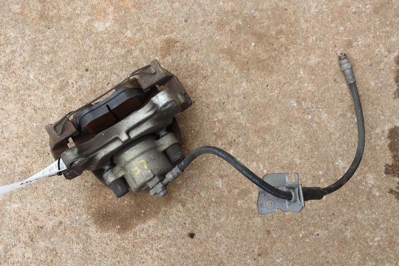 2015-2020 VOLKSWAGEN PASSAT FRONT LEFT DRIVER SIDE BRAKE CALIPER ASSEMBLY OEM