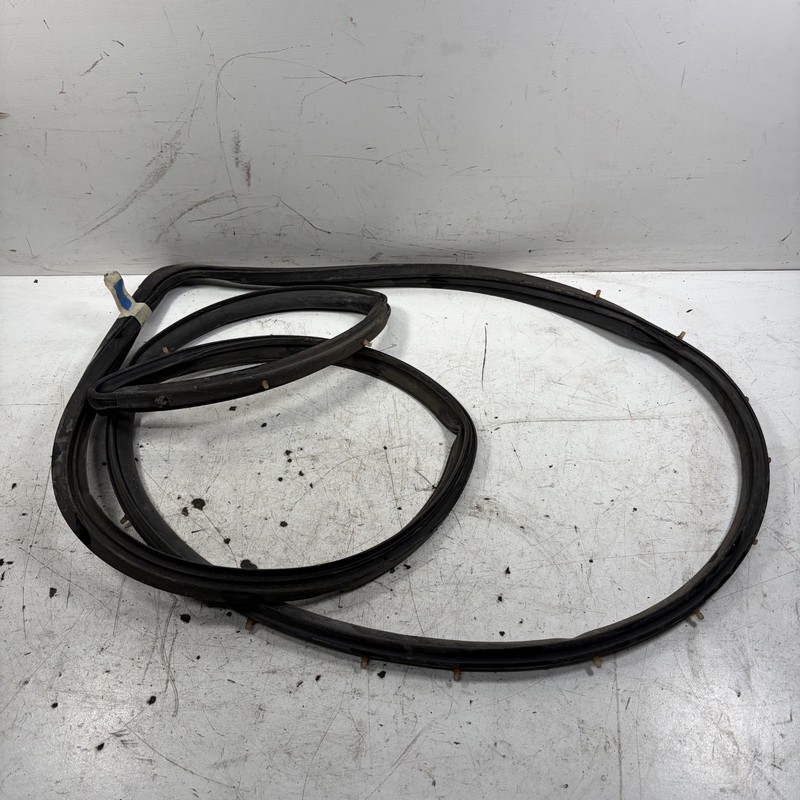 91-95 Acura Legend 4D Right Rear Door Seal Weatherstrip 72810-SP0-003 OEM