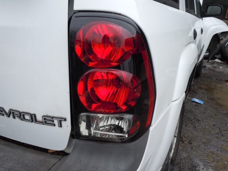 2002-2009 Chevrolet Trailblazer Tail Light Lamp Passenger Right