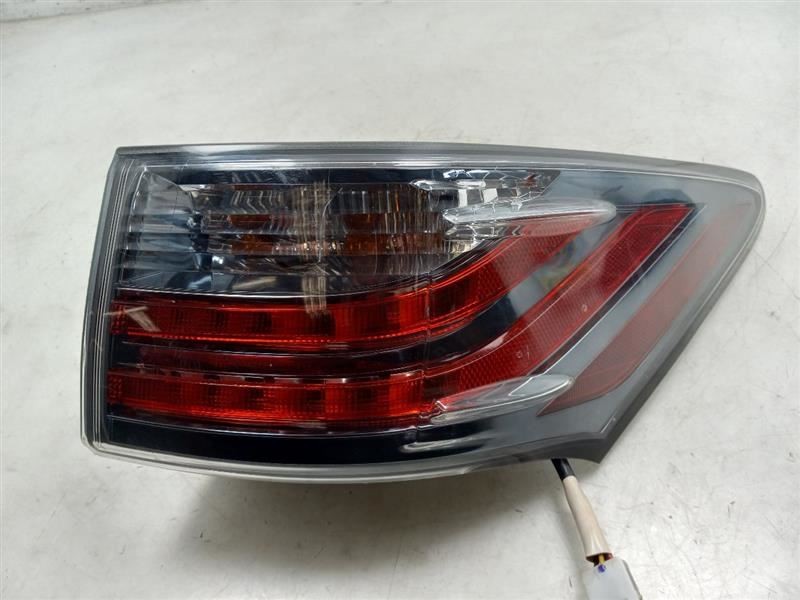 11-17 LEXUS CT200H F-SPORT PASSENGER SIDE REAR QUARTER MOUNTED TAIL LIGHT