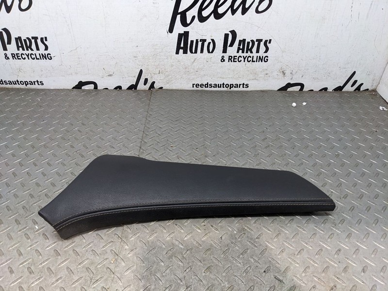 2015-2020 GMC YUKON DASH DASHBOARD RIGHT PASSENGER LOWER COVER TRIM PAD O1184333