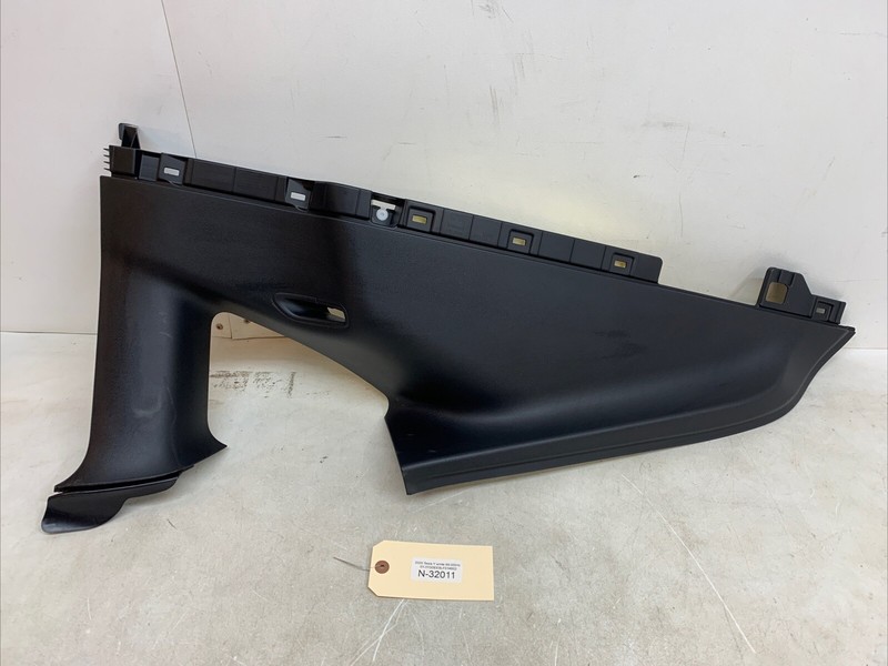20-23 TESLA MY REAR DRIVER SIDE C-PILLAR UPPER TRIM PANEL 1494608-87-A 32011 M6