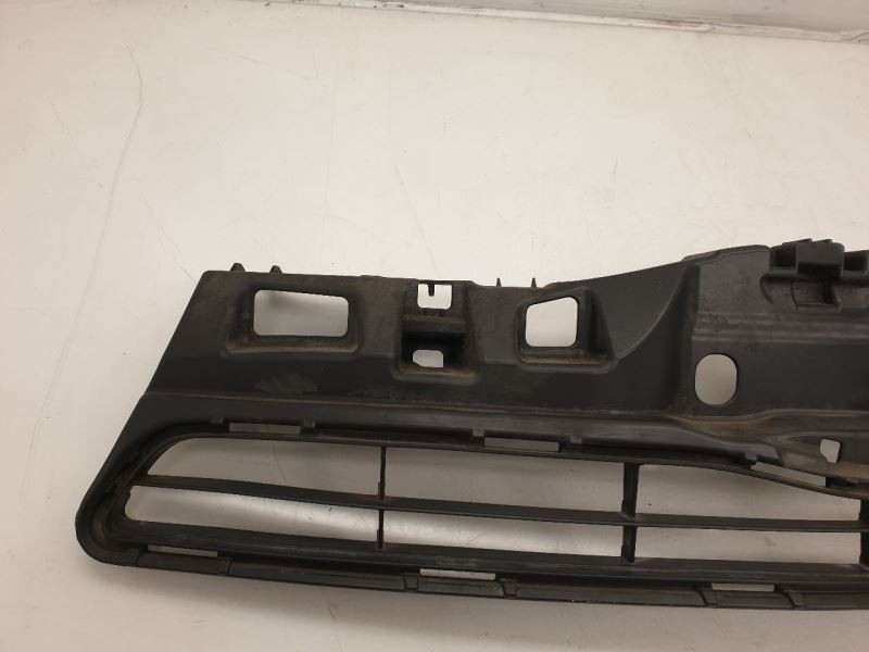 12-14 TOYOTA PRIUS C TWO UPPER GRILLE