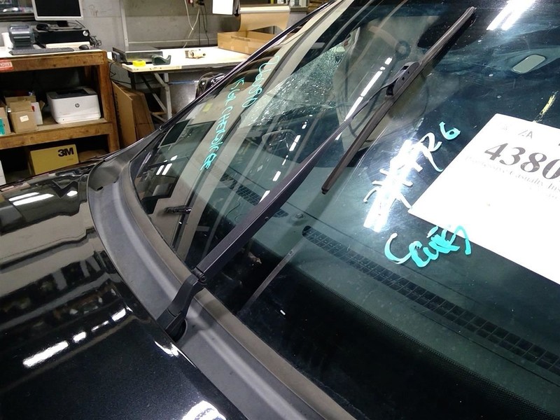 GRAND CHEROKEE 2014-2018 Right Wiper Arm               1765449