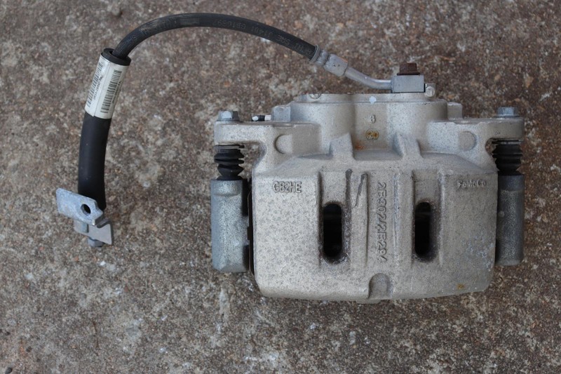 2015-2021 FORD MUSTANG FRONT LEFT DRIVER SIDE BRAKE CALIPER W/ HOSE OEM