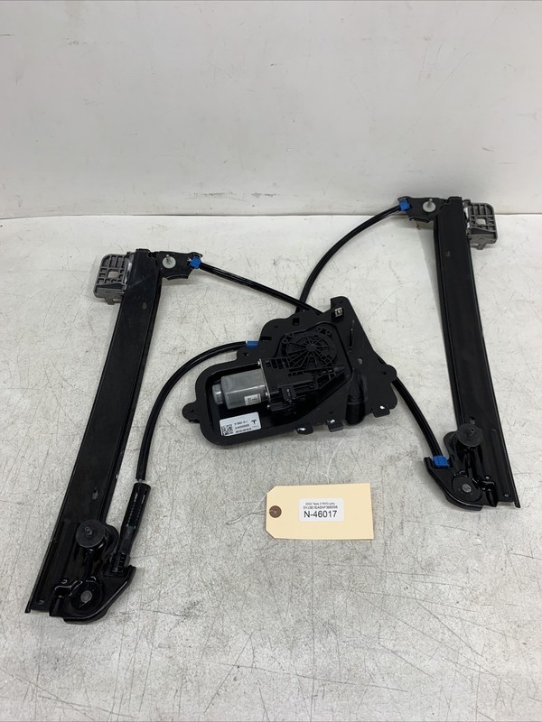17-23 Tesla Model 3 Front RH Passenger Door Window Regulator Motor OEM 46017 U19