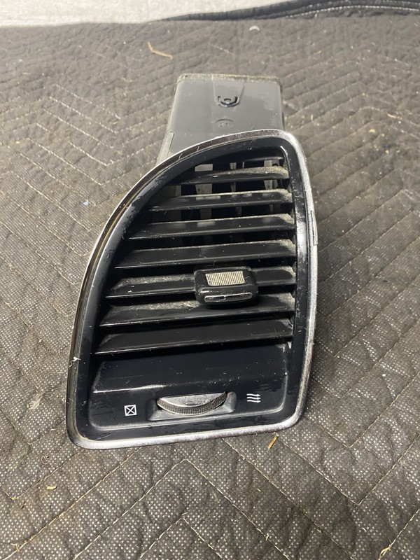 2012 Town And Country Right Front Dash Vent OEM