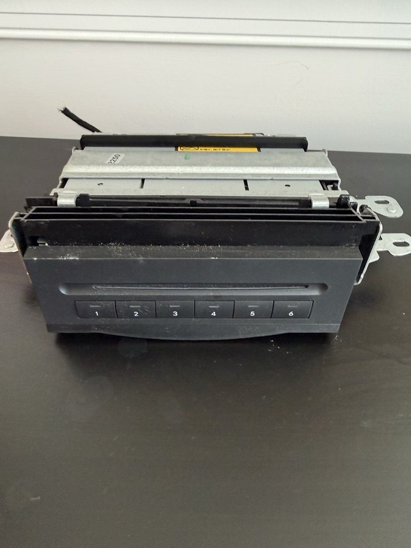 2006-2008 MERCEDESR350 GL450 GL550 ML350 CD CHANGER MP3 OEM