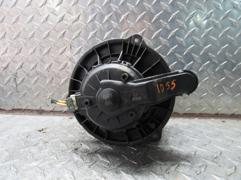 11-16 HYUNDAI ELANTRA SEDAN/ 14-16 EQUUS/ 14-18 FORTE HVAC HEATER BLOWER MOTOR