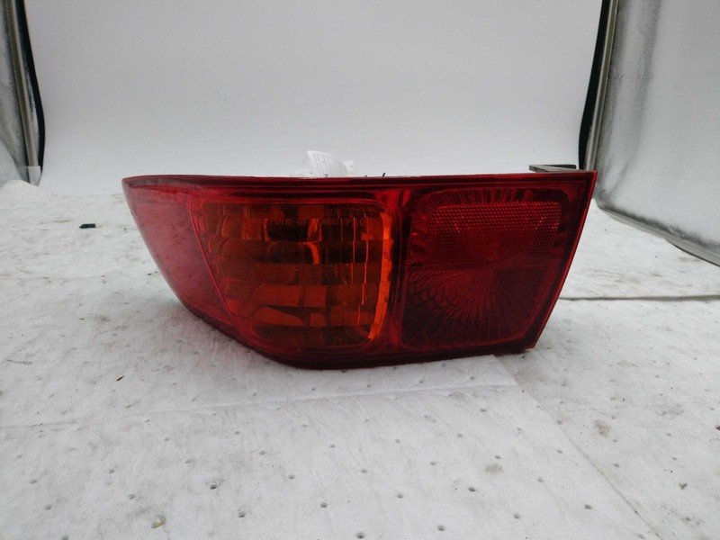 Used Right Tail Light Assembly fits: 2000 Toyota Camry quarter panel mounted Tri
