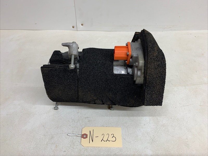 20-22 TESLA MODEL Y AC COMPRESSOR PUMP W ACOUSTIC COVER OEM 1501256-01-L 223 S2