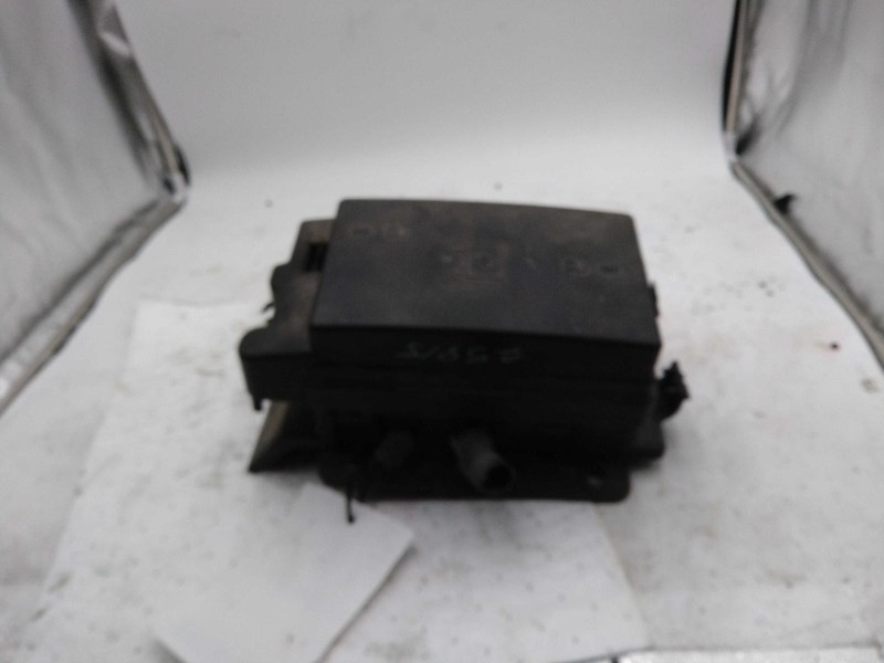 2003 GMC Envoy Fuse Box OEM 15196420 15196430 Gold 127k Miles NJ25-25815-655741