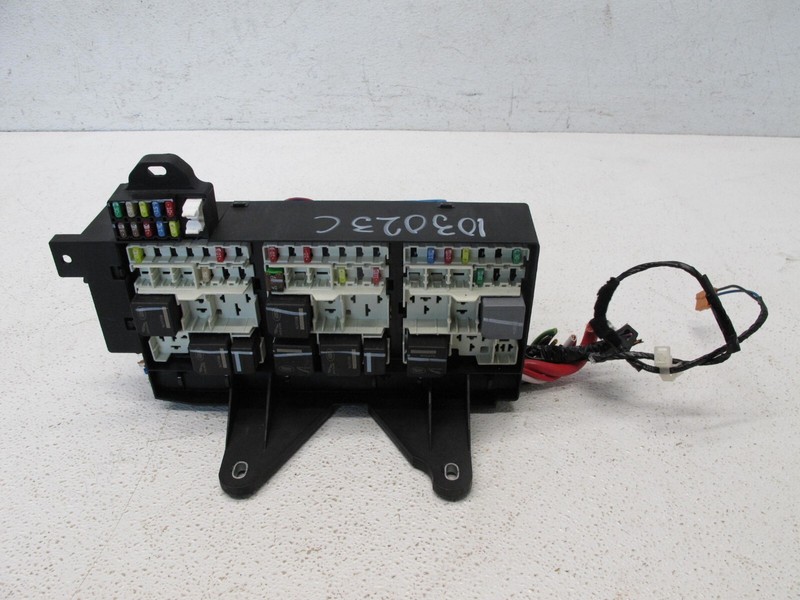 17-20 JAGUAR X760 XE 16-23 XF REAR FUSE BOX RELAY JUNCTION MODULE UNIT OEM 10302