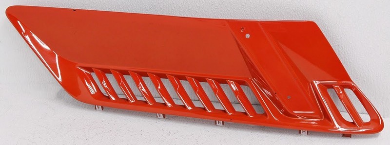 84472175 OEM Chevrolet Corvette Right Fender Vent Sebring Orange (G26) Scratches