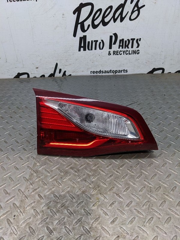 Driver Tail Light Without LED Liftgate Mounted Fits 20-21 EQUINOX 1094696