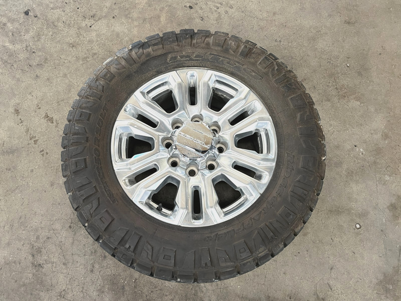 ⭐20-23 GMC SIERRA DENALI 2500 HD WHEEL RIM TIRE 35/12.50/20 20X8.5 OEM LOT2680