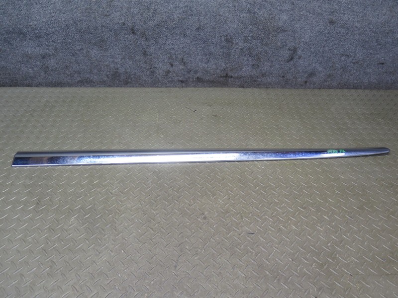 2014-2020 INFINITI QX60 FRONTLEFT DOOR CHROME LOWER TRIM MOLDING
