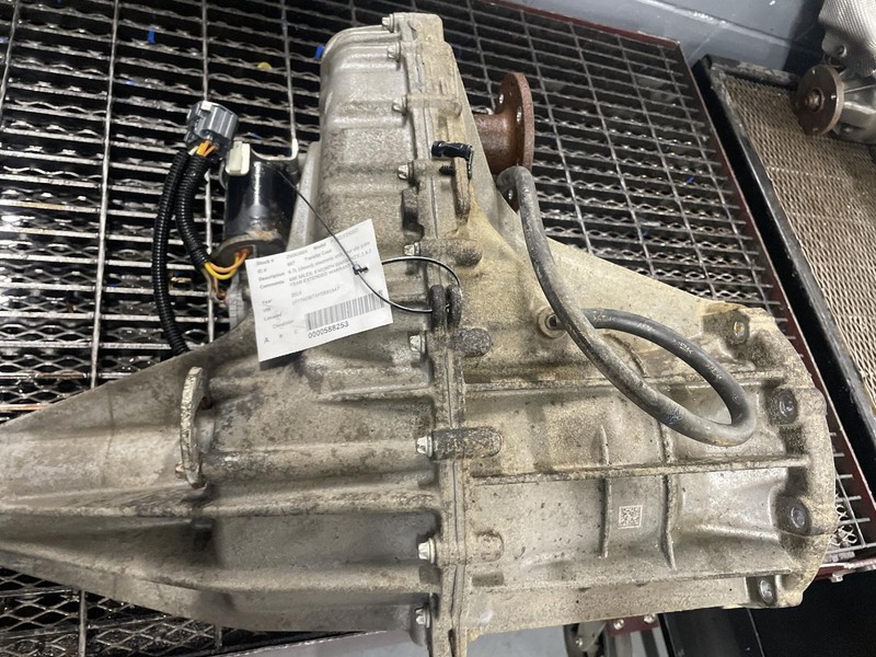17-'19 FORD F250SD Transfer Case 6.7L diesel rear slip yoke 68k miles