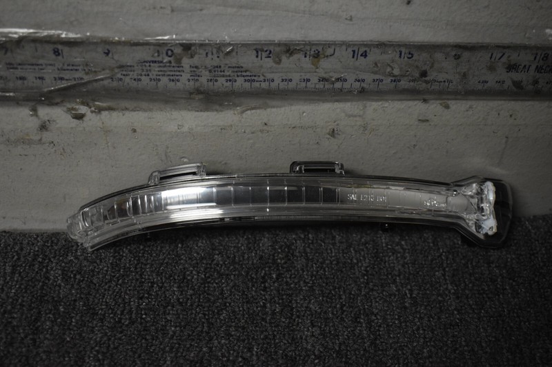 2015-2019 VOLKSWAGEN GOLF S SIGNAL LAMP RIGHT SIDE FACTORY OEM