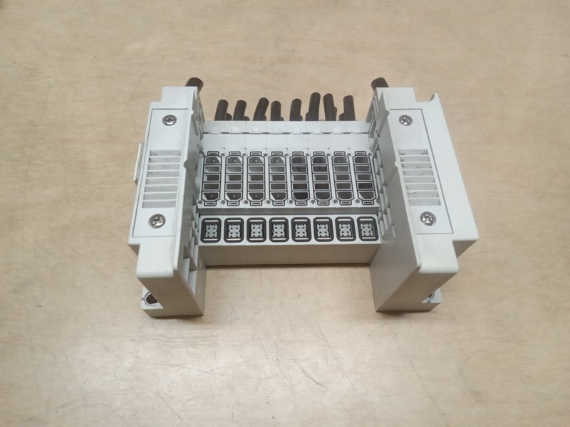 SMC SS5Y31-E4R042 8 Port Manifold Block