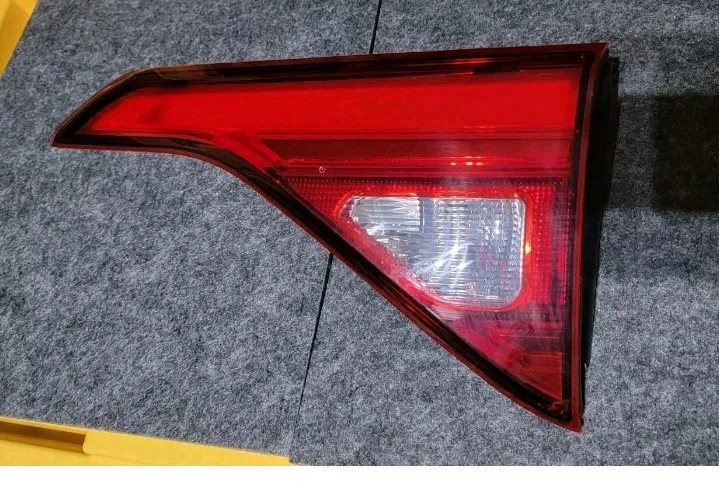 2017 2018 2019 GMC Acadia Right RH Side Inner Liftgate Tail Light Mounted OEM