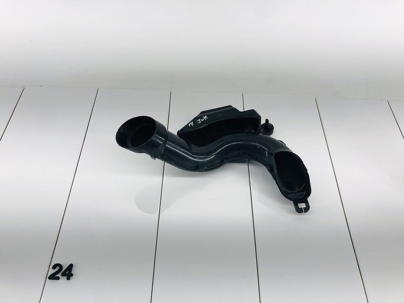 11-17 NISSAN JUKE 1.6L L4 GAS ENGINE MOTOR UPPER AIR INTAKE DUCT HOSE TUBE OEM